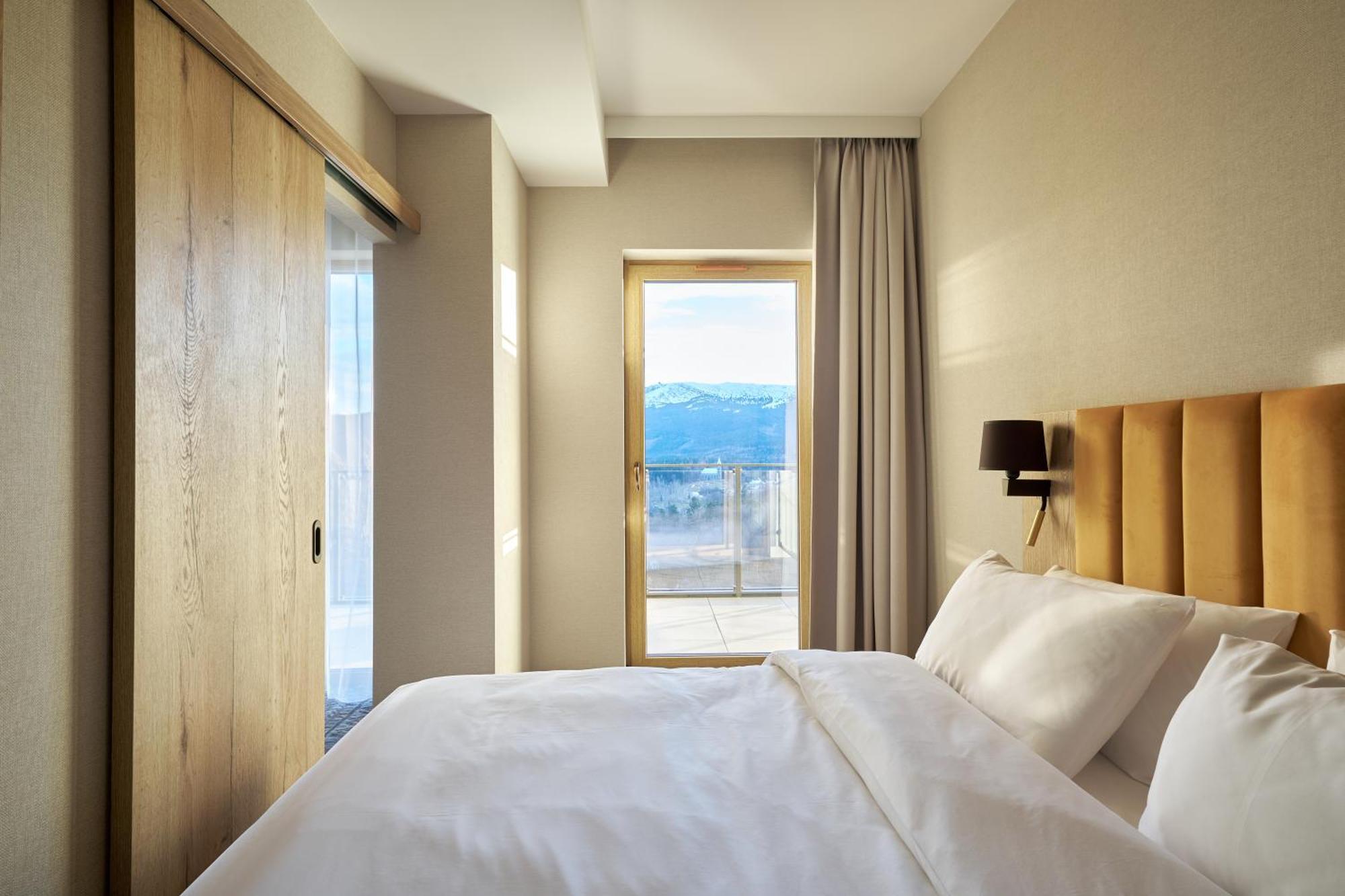 Zloty Horyzont Hotel & Resort 斯克拉斯卡波伦巴 外观 照片